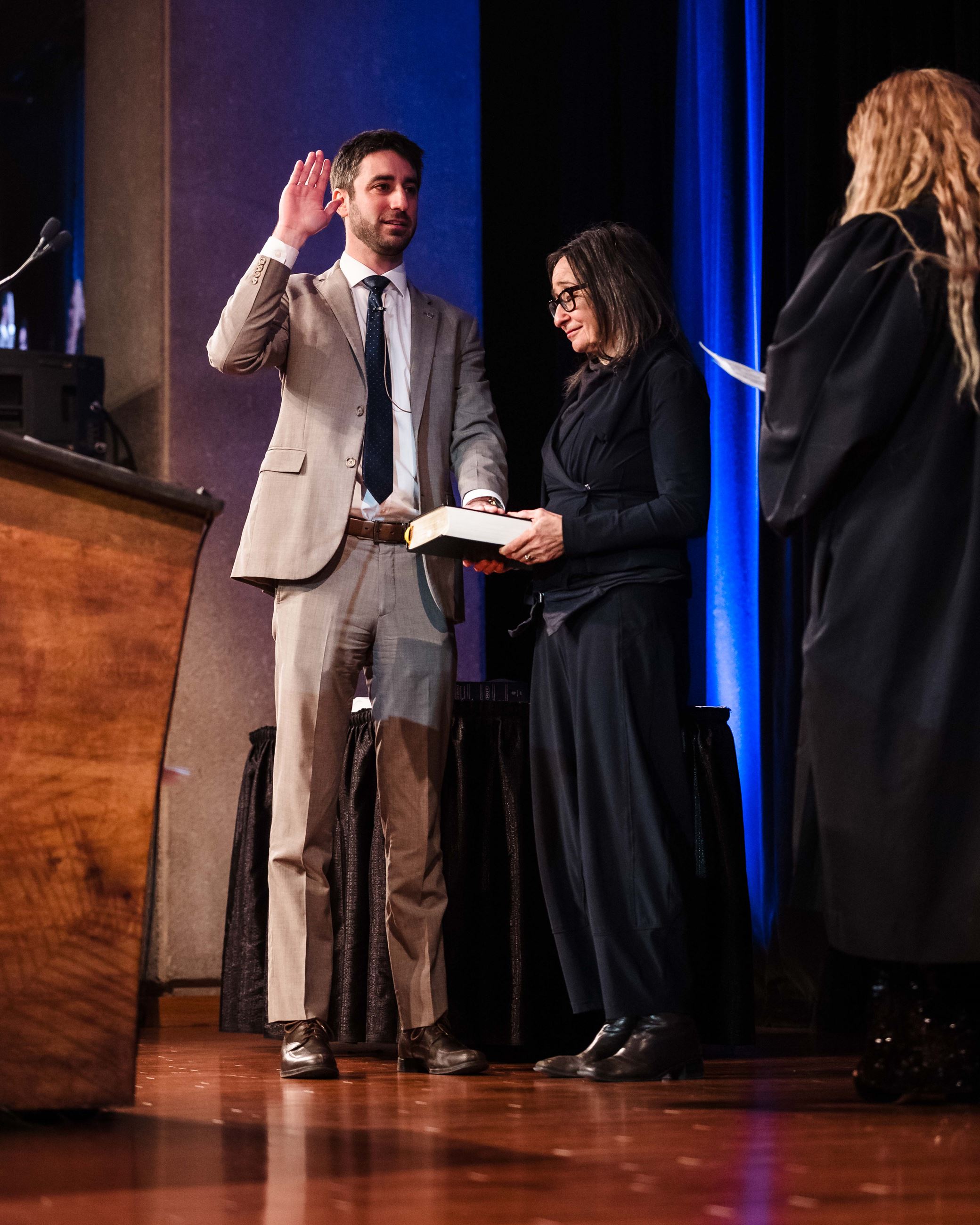 City of Albany, Mayor Applyrs Swearing In 2026-0787